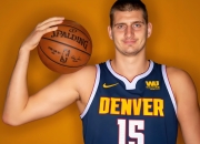 ac米兰体育官网-碧湖侥幸胜开拓者，约基奇得分王