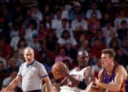 ac米兰-公牛阵容整体成熟，坚守主场