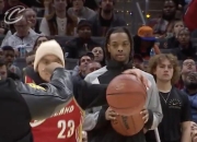 米兰体育官方网站-开拓者客场惨败雷霆，全队受挫