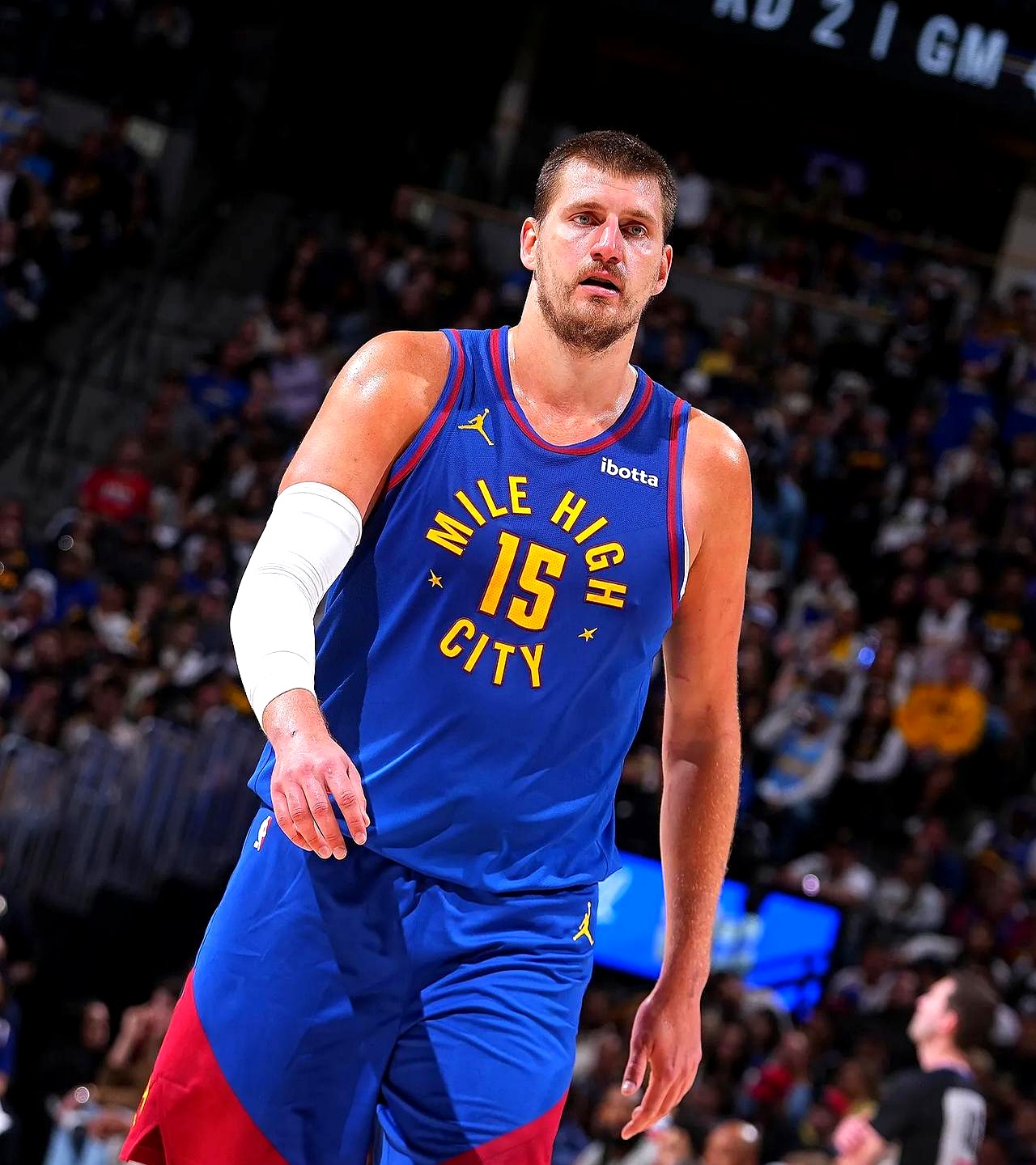 碧湖侥幸胜开拓者，约基奇得分王