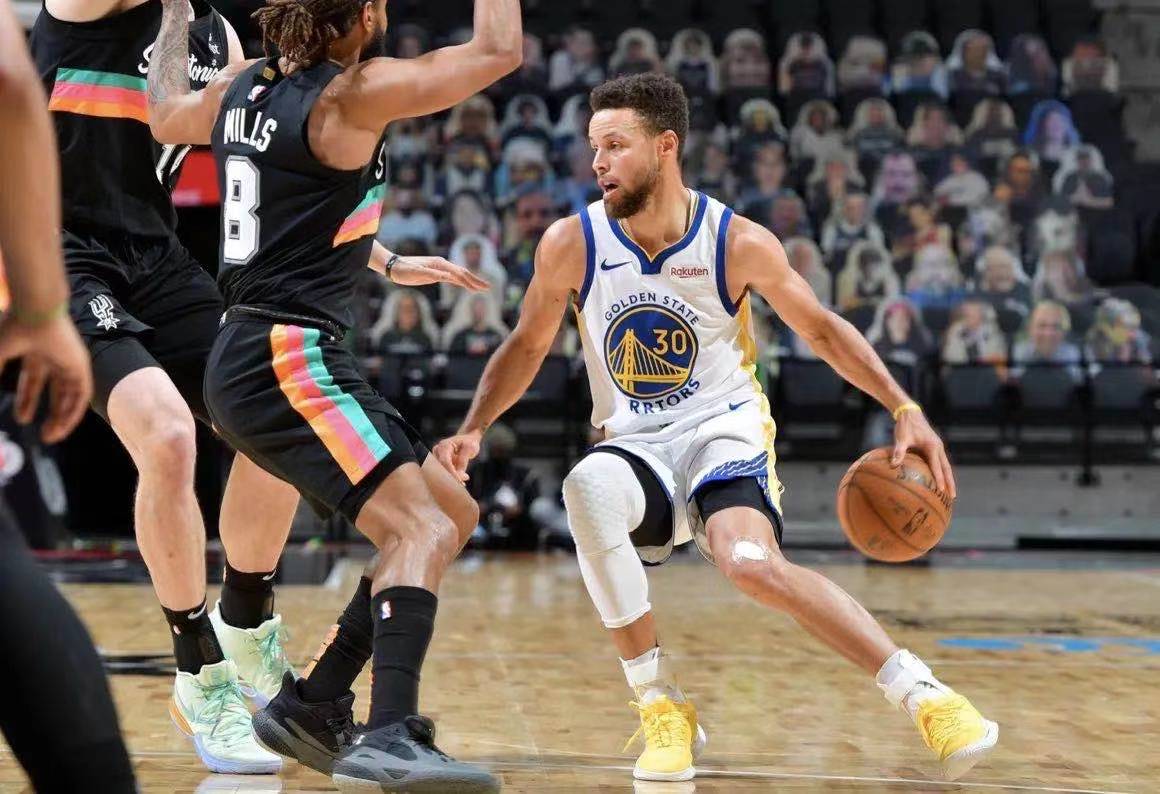 包含篮网战火箭爵士康利双杀，利拉德狂飙分的词条