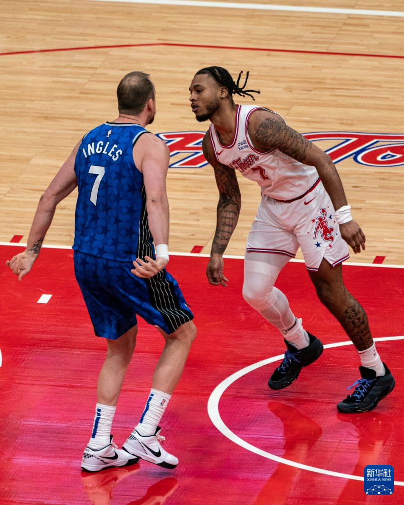 火箭客场搏杀不敌魔术,连遭三连败 火箭客场搏杀不敌魔术,连遭三连败