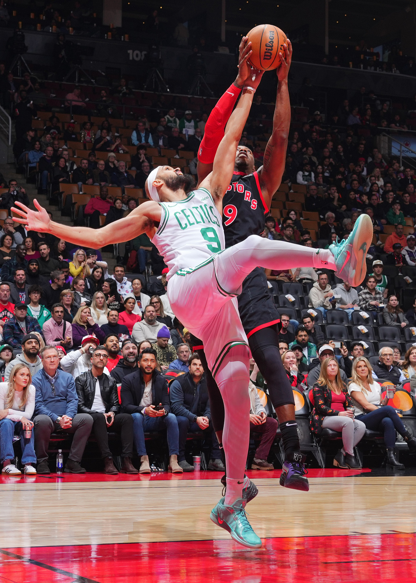 猛龙力克步行者，凯尔特人齐放异能，东部垂首之争激烈