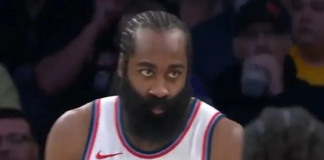 湖人遭遇溃败,被快船逆 湖人遭遇溃败,被快船逆