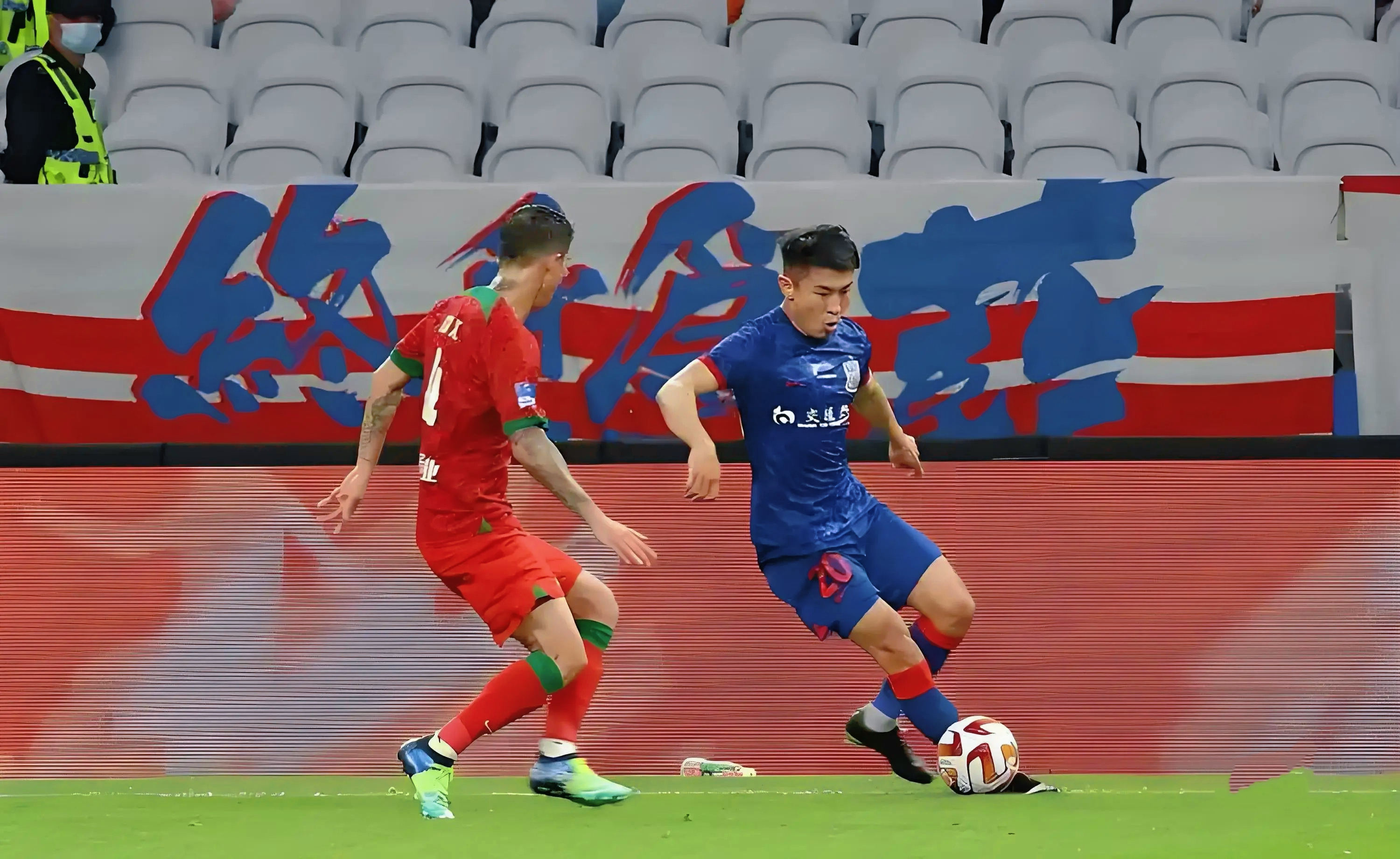 中超联赛下周末恢复作战,球迷期待的焦点比赛将上演 中超联赛下周末恢复作战,球迷期待的焦点比赛将上演