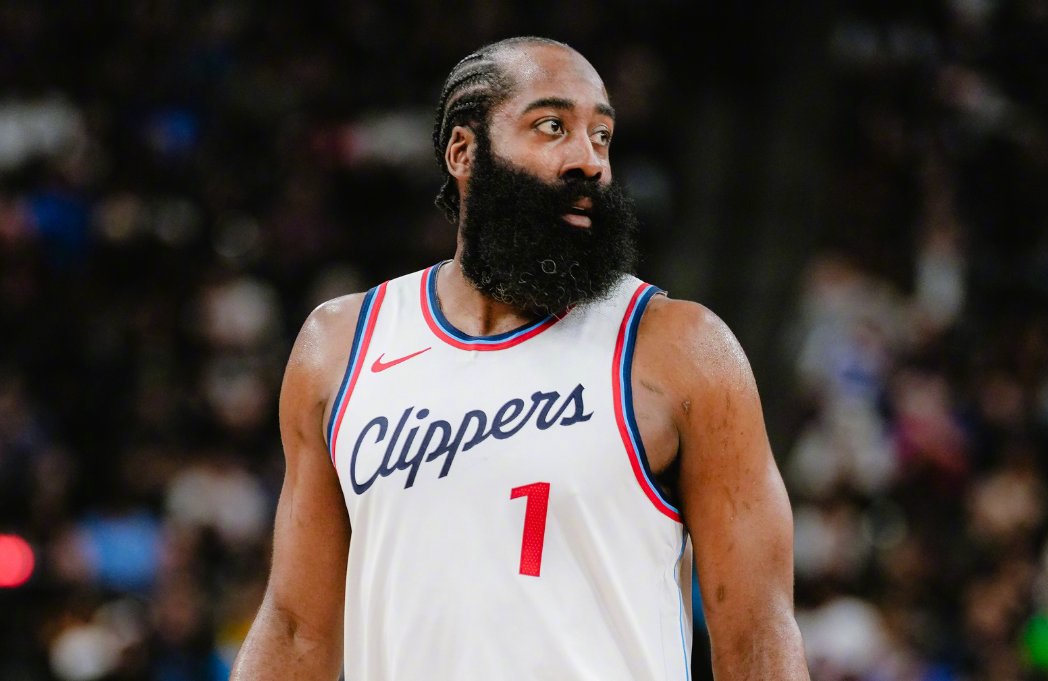 火箭客场战胜国王,哈登三双表现全方位引领胜利 火箭客场战胜国王,哈登三双表现全方位引领胜利