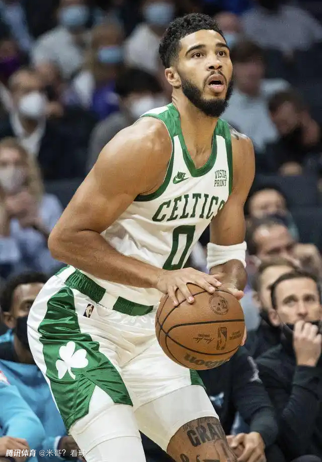 凯尔特人完胜尼克斯，保持不败记录！