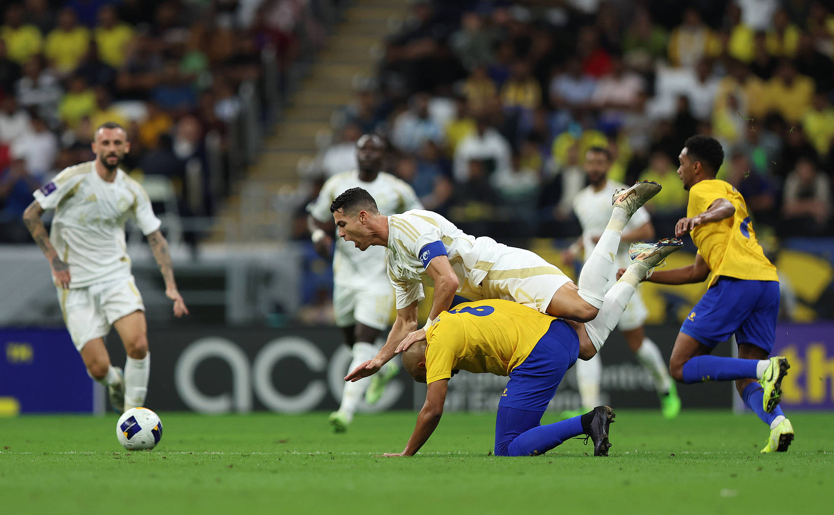 塞维利亚横扫国际米兰，C罗扛起全队的简单介绍